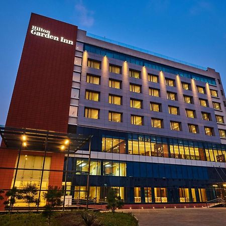 Hilton Garden Inn Lucknow Exterior photo