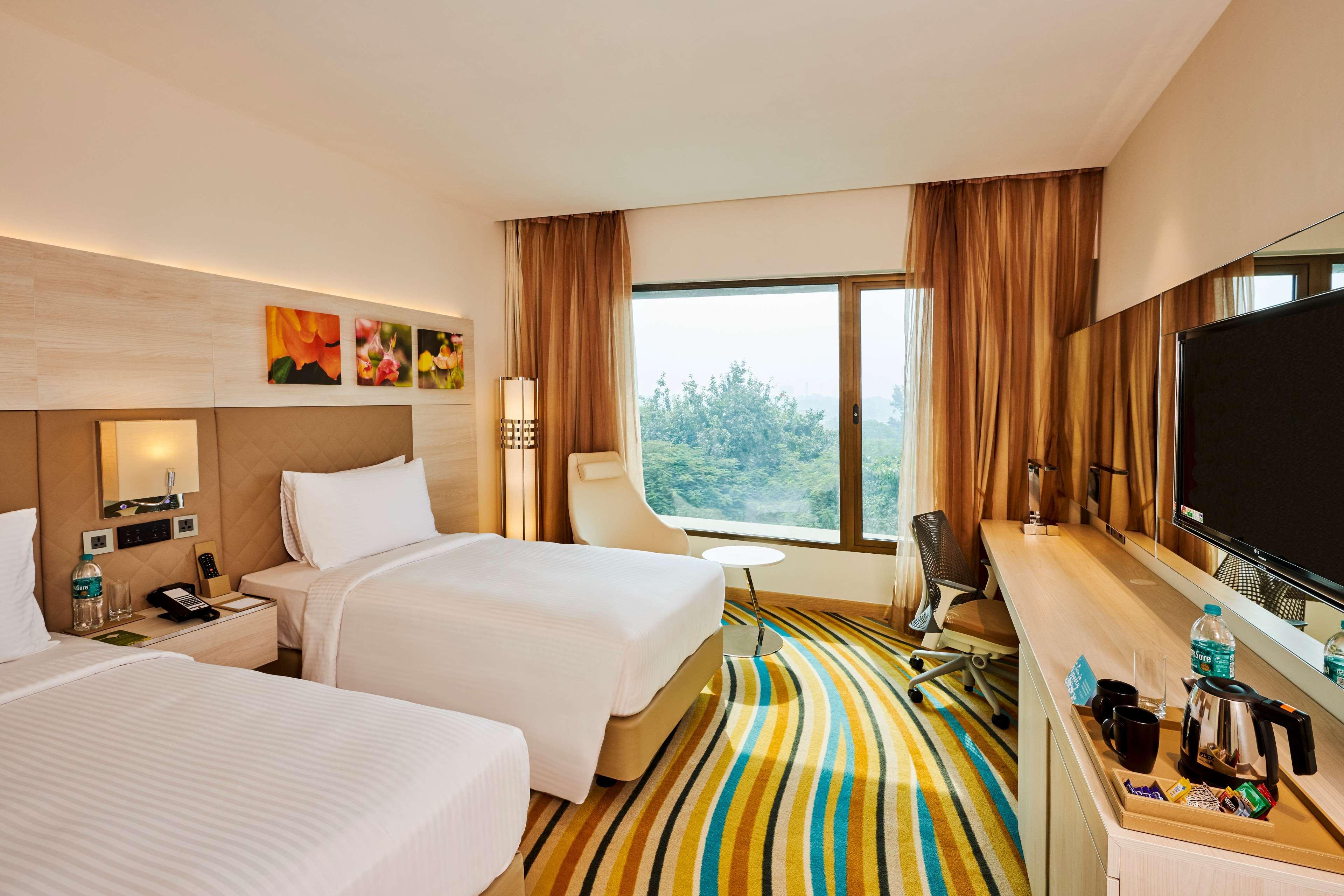 Hilton Garden Inn Lucknow Exterior photo