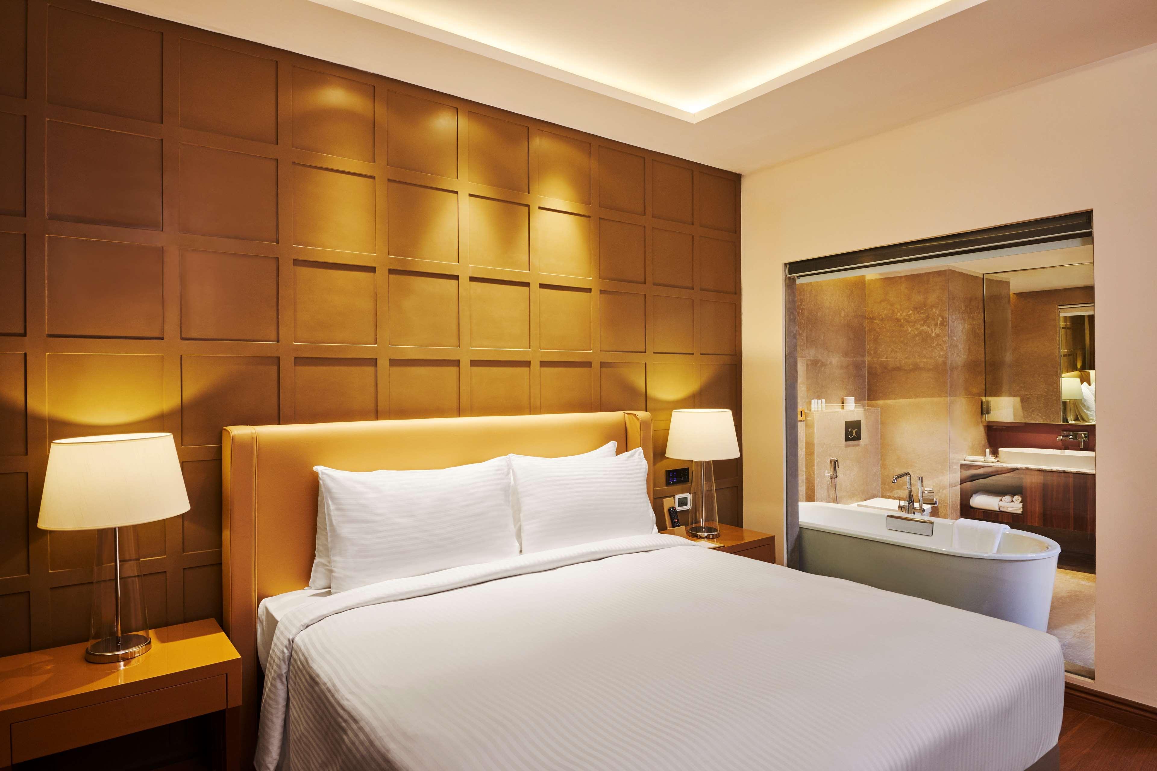 Hilton Garden Inn Lucknow Exterior photo