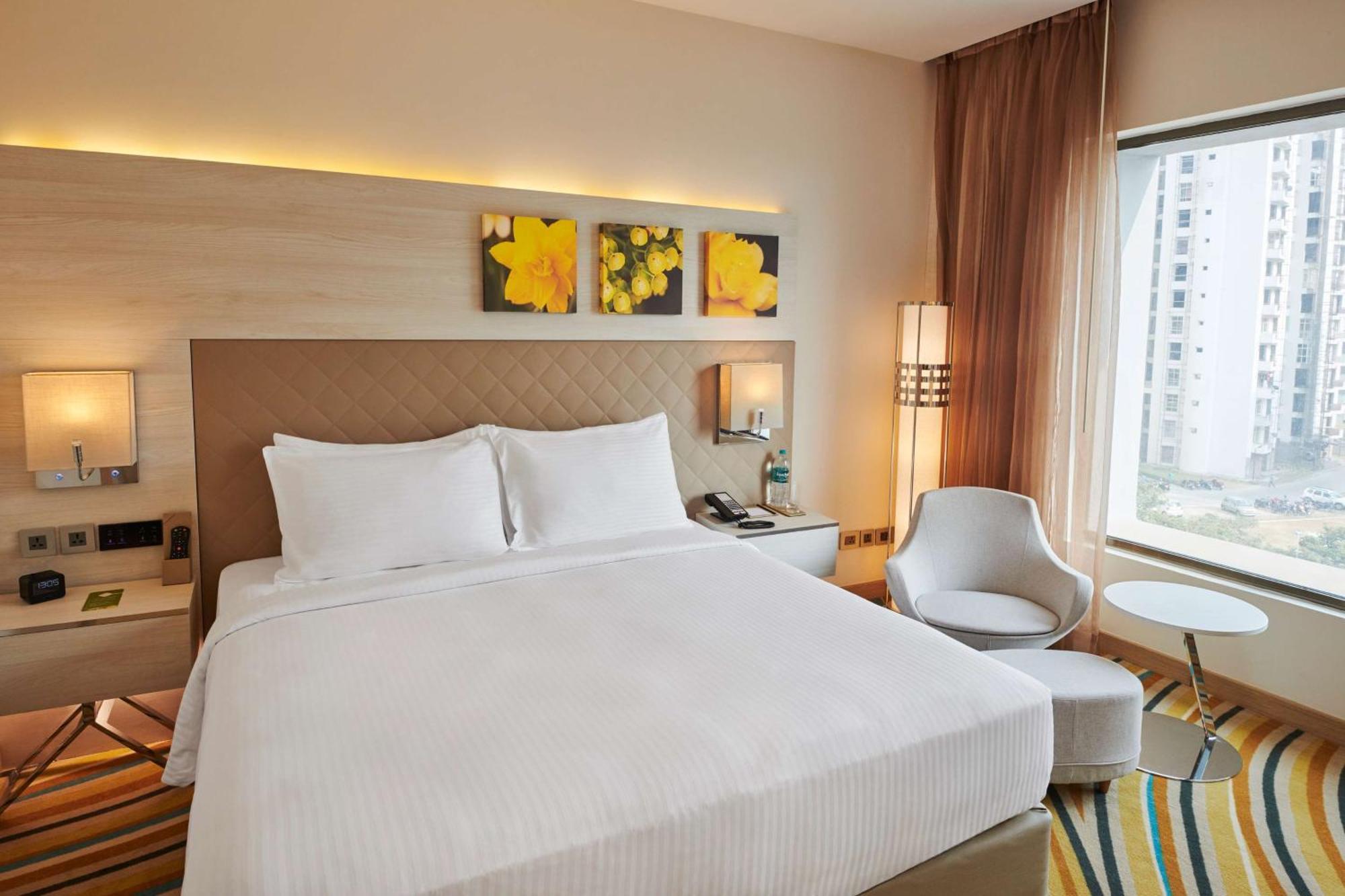 Hilton Garden Inn Lucknow Exterior photo
