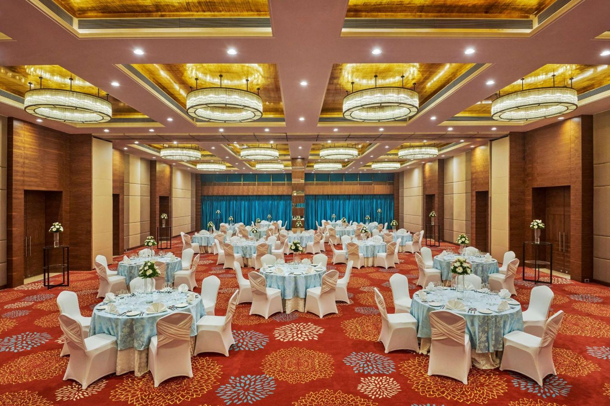Hilton Garden Inn Lucknow Exterior photo