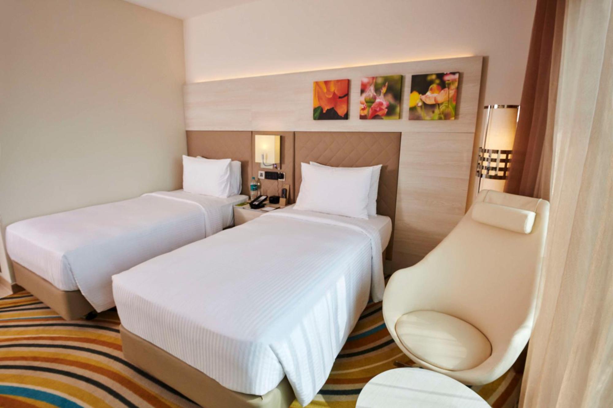 Hilton Garden Inn Lucknow Exterior photo
