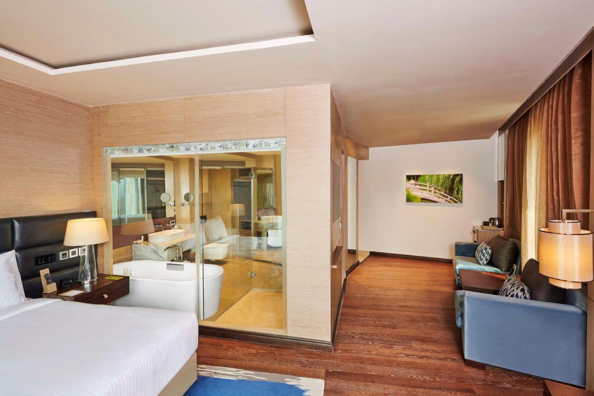Hilton Garden Inn Lucknow Exterior photo