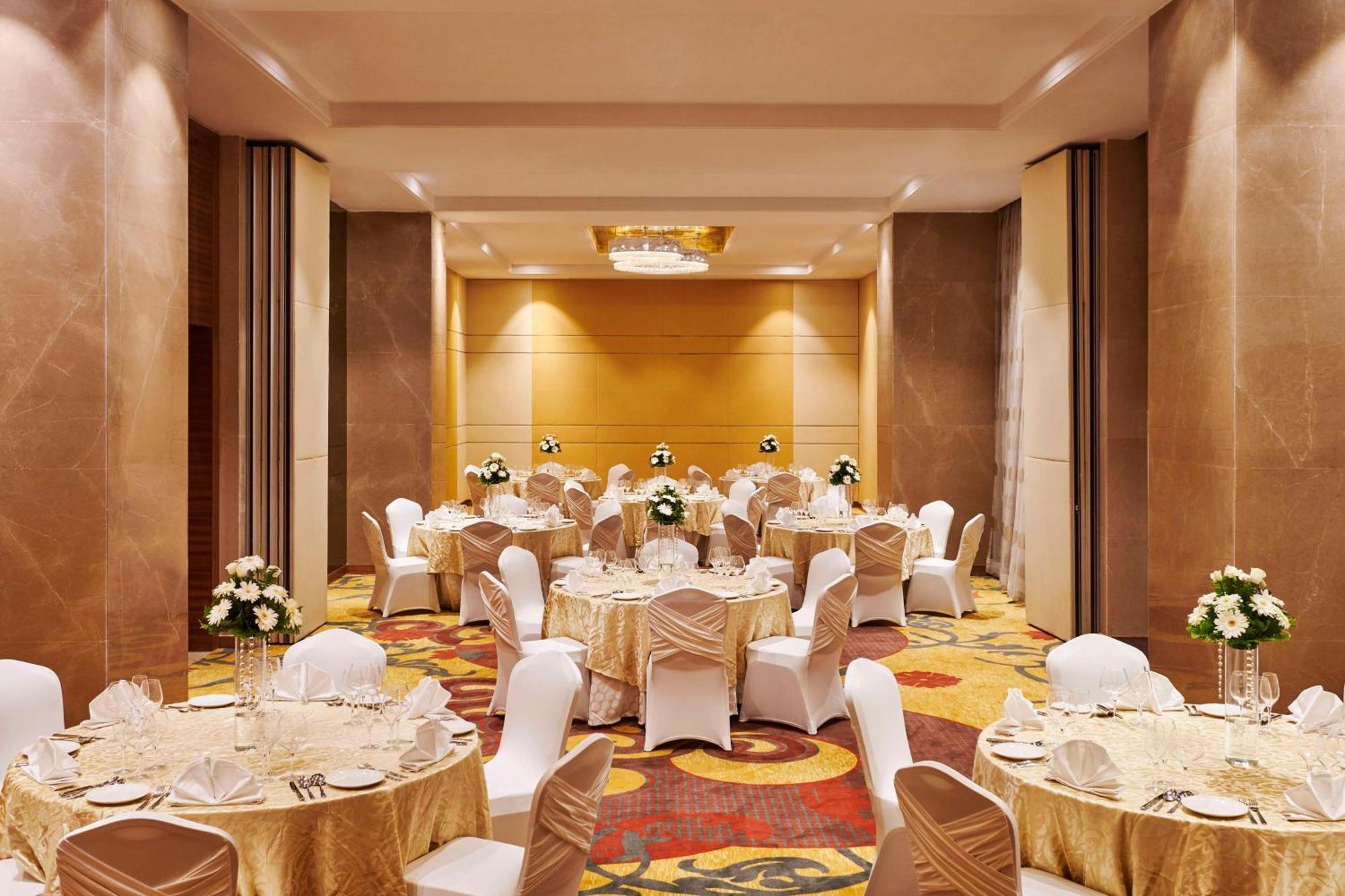 Hilton Garden Inn Lucknow Exterior photo