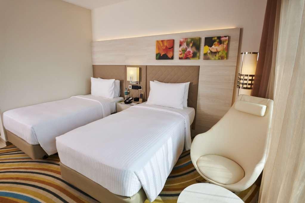 Hilton Garden Inn Lucknow Room photo